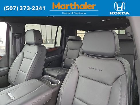 Used 2025 GMC Yukon XL Denali image 10