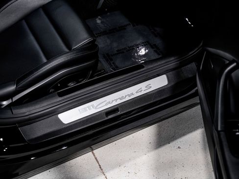 Used 2022 Porsche 911 GT3 RS image 27