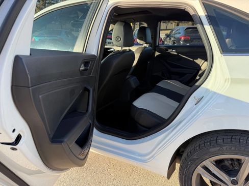 Used 2019 Volkswagen Jetta R-Line image 14