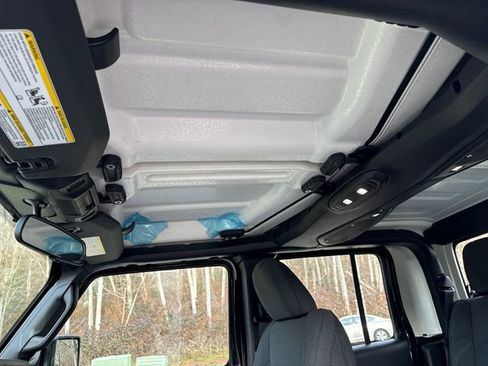 New 2026 Jeep Gladiator Sport image 27