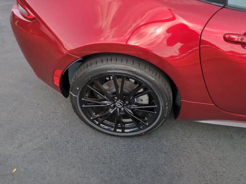 New 2026 MAZDA MX-5 Miata Club w/ Interior Package RWD image 12