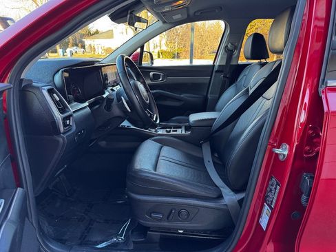 Used 2022 Kia Sorento S image 16