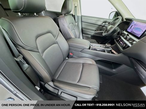 New 2026 Nissan Pathfinder SL image 28