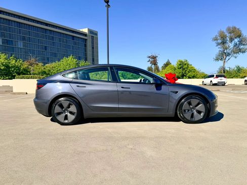 Used 2023 Tesla Model 3 Standard Range RWD image 4