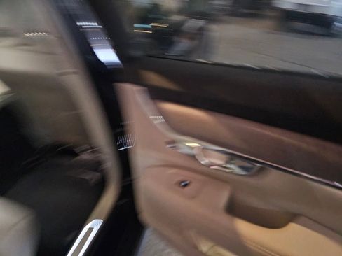 Certified 2025 Volvo V90 B6 Cross Country Plus image 10