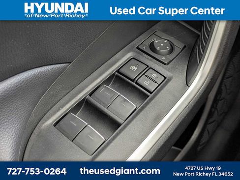 Used 2024 Toyota RAV4 AWD Hybrid image 31
