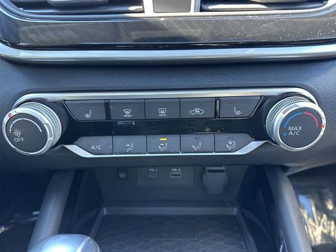 Used 2024 Nissan Altima 2.5 SR w/ SR Premium Package image 19