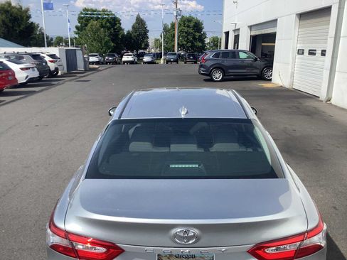 Used 2020 Toyota Camry LE w/ Carpet Mat Package FWD image 5