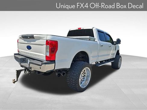 Used 2019 Ford F250 XLT w/ XLT Premium Package AWD/4WD image 13