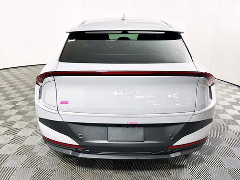 Used 2025 Kia EV6 Light w/ Light LR Technology Package image 4