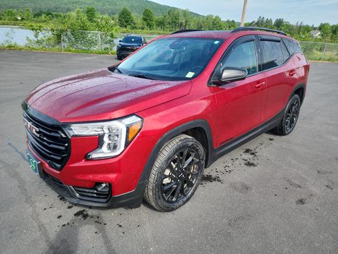 Certified 2023 GMC Terrain SLT w/ Elevation Edition AWD/4WD image 4