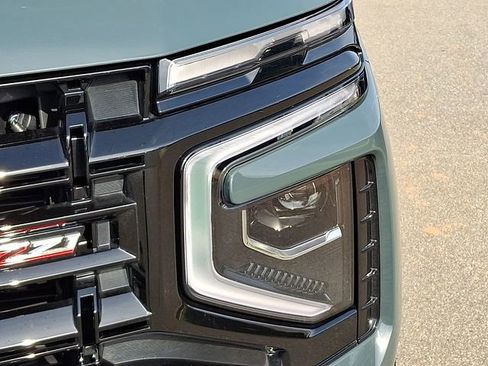 Used 2026 Chevrolet Suburban Z71 w/ Z71 Off-Road Package image 9