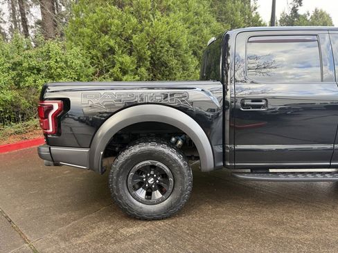 Used 2018 Ford F150 Raptor w/ Equipment Group 802A Luxury image 13