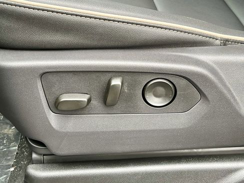 New 2026 GMC Yukon Elevation AWD/4WD image 15