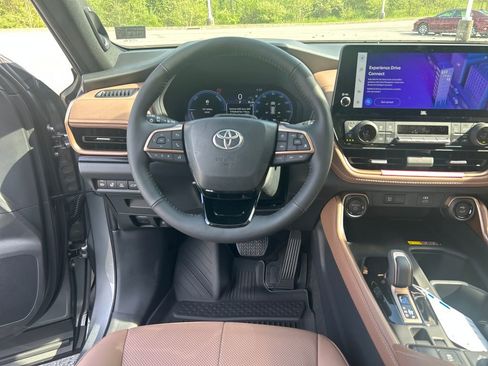 New 2026 Toyota Grand Highlander AWD Hybrid image 21