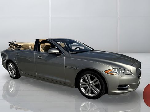 Used 2011 Jaguar XJ L RWD image 12