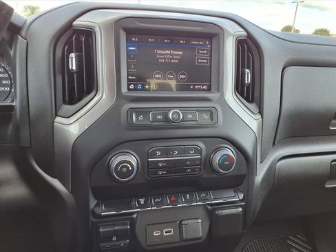 Used 2022 Chevrolet Silverado 2500 Custom w/ Custom Value Package image 27