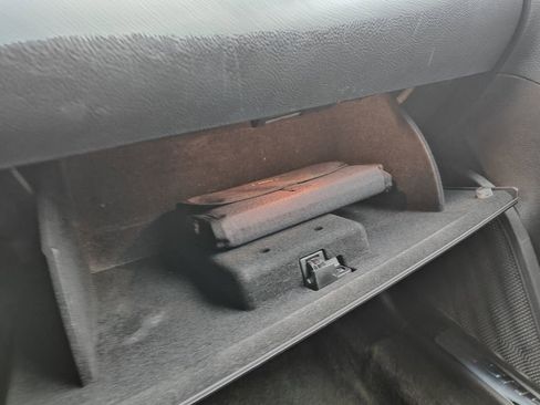 Used 2014 Ford Taurus Limited image 25