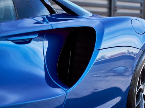 Used 2025 McLaren Artura Spider RWD image 12