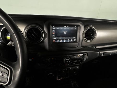 Used 2023 Jeep Wrangler Unlimited image 20