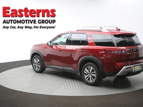 Used 2022 Nissan Pathfinder SL AWD/4WD image 63