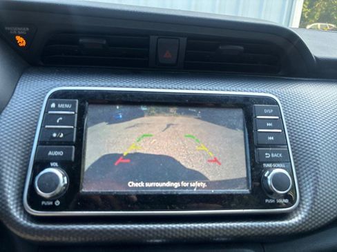 Used 2019 Nissan Kicks S image 20