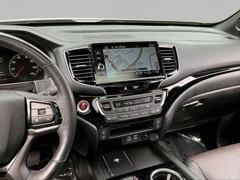 Certified 2024 Honda Ridgeline Black Edition image 10