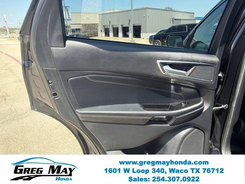 Used 2018 Ford Edge Titanium w/ Equipment Group 301A FWD image 23