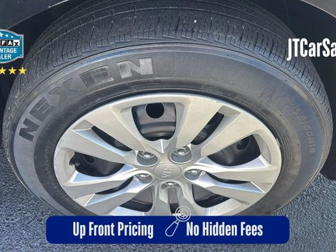 Used 2020 Kia Soul LX FWD image 32