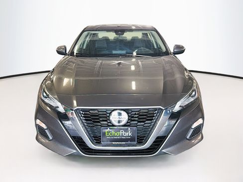 Used 2021 Nissan Altima 2.5 SV FWD image 2