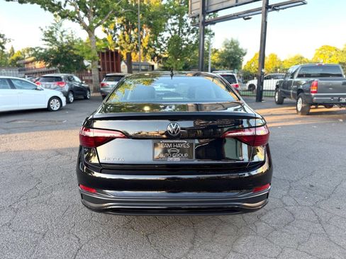 Used 2024 Volkswagen Jetta SE FWD image 6