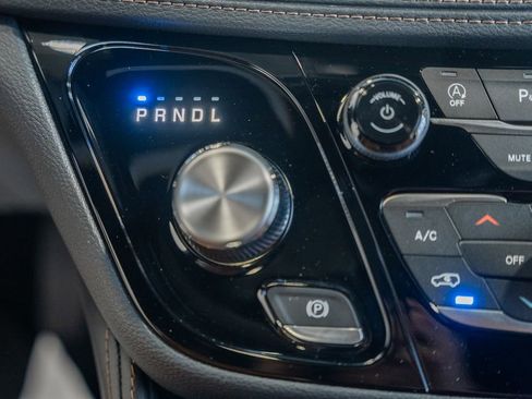 New 2026 Chrysler Pacifica Pinnacle AWD/4WD image 26