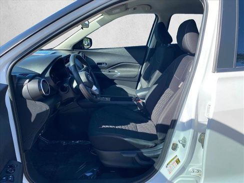 Used 2022 Nissan Kicks SV FWD image 22
