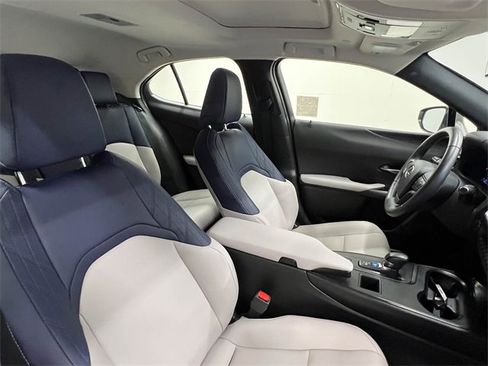 Certified 2025 Lexus UX 300h FWD image 11