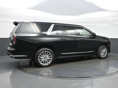Used 2023 Cadillac Escalade ESV Premium Luxury AWD/4WD image 6