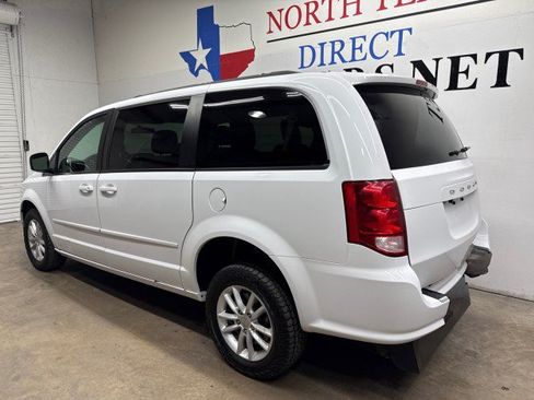 Used 2016 Dodge Grand Caravan SXT FWD image 13