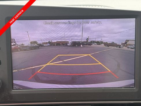 Used 2022 Hyundai Elantra SEL FWD image 5