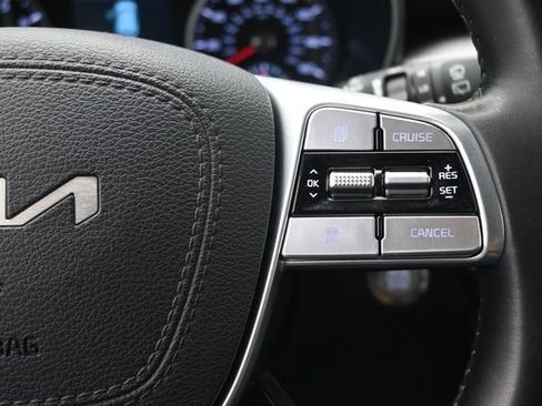 Used 2022 Kia Telluride S AWD/4WD image 2