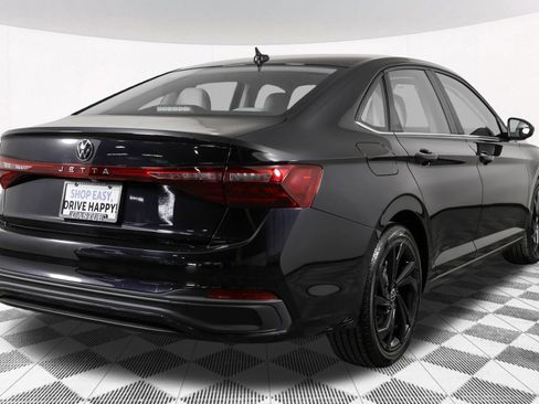 Used 2025 Volkswagen Jetta SE w/ Sunroof Package FWD image 17
