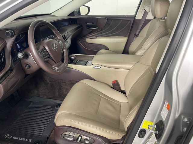 Used 2018 Lexus LS 500 w/ Accessory Package (Z2) RWD image 2