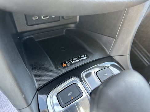 Used 2024 Chevrolet Equinox Premier AWD/4WD image 15