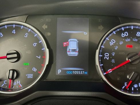 Used 2022 Toyota RAV4 XLE Premium FWD image 15