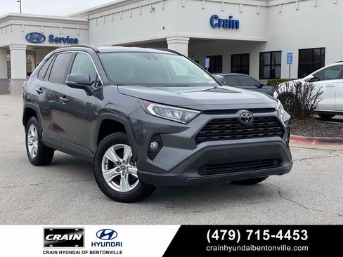 Used 2021 Toyota RAV4 XLE image 1