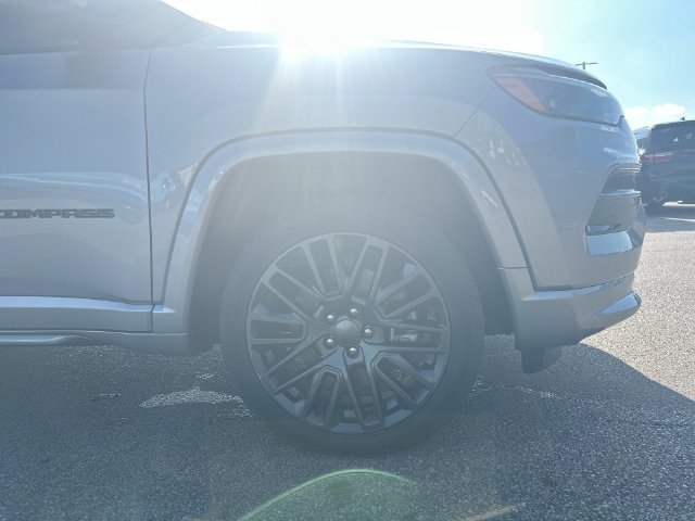 Certified 2023 Jeep Compass High Altitude AWD/4WD image 13
