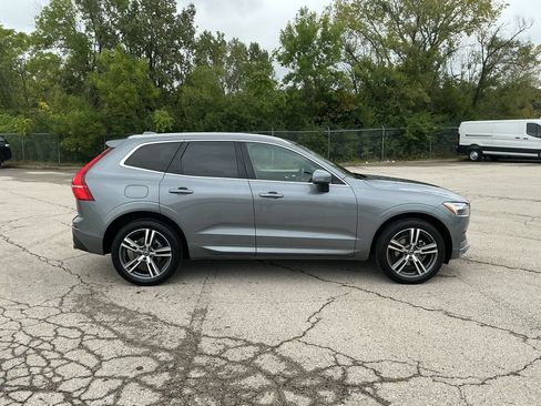 Used 2021 Volvo XC60 T5 Momentum w/ Premium Package AWD/4WD image 5