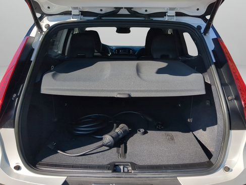 Used 2023 Volvo XC40 Recharge Plus image 38