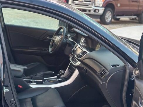 Used 2015 Honda Accord EX-L image 32