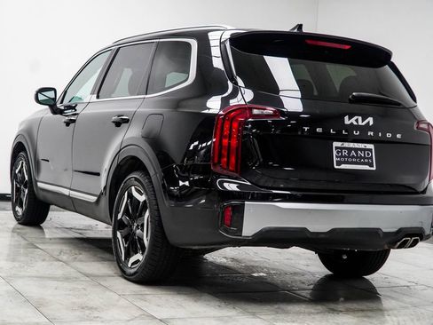 Used 2023 Kia Telluride S w/ S Sunroof Package FWD image 12