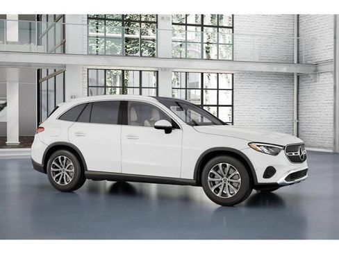 Used 2026 Mercedes-Benz GLC 300 4MATIC image 13