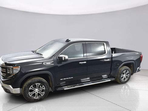 Used 2024 GMC Sierra 1500 SLT w/ X31 Off-Road Package image 36